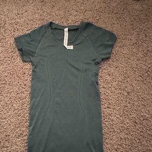 Lululemon swiftly tech